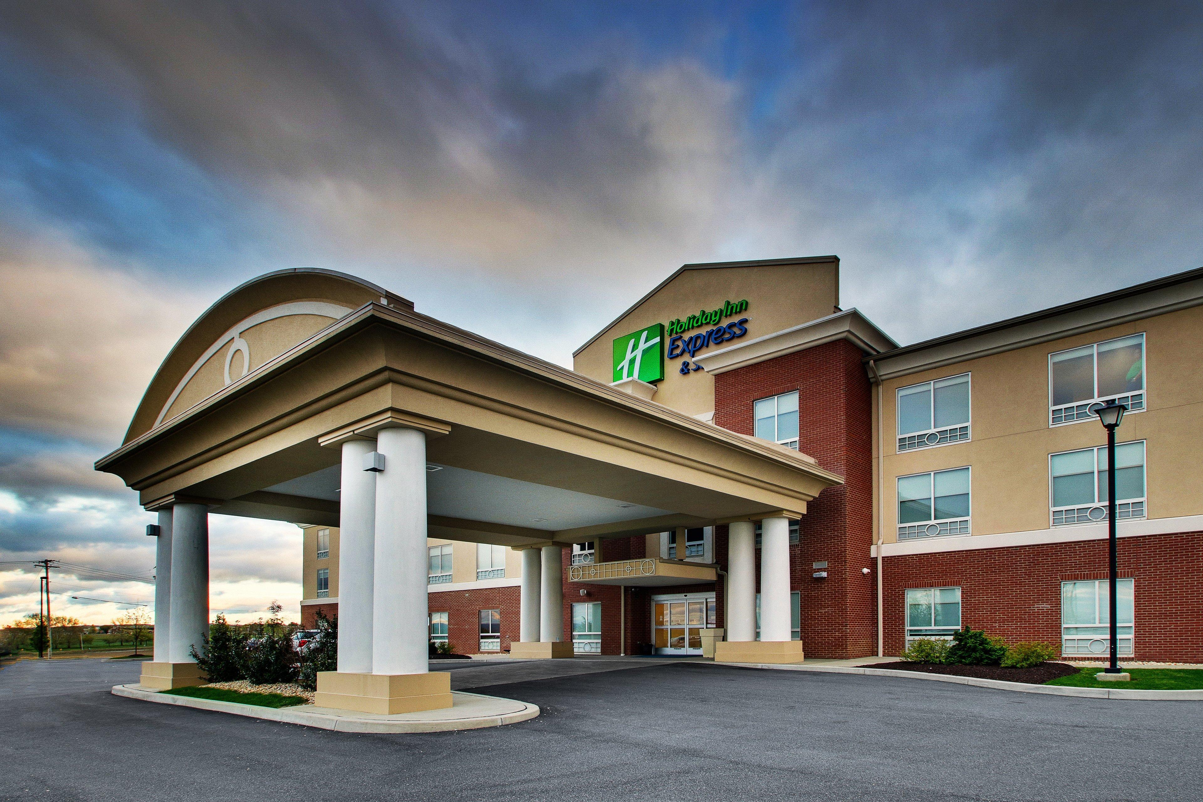 Holiday Inn Express & Suites Lancaster East - Strasburg, An Ihg Hotel Exterior photo