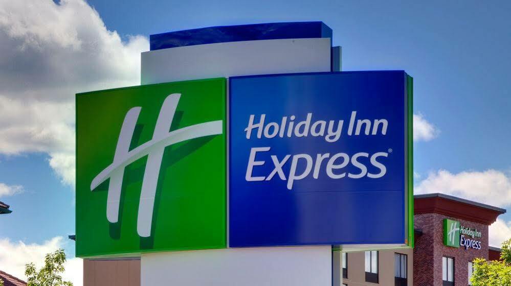 Holiday Inn Express & Suites Lancaster East - Strasburg, An Ihg Hotel Exterior photo